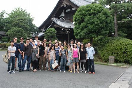 Todai GSP2010 students at a Japanese Temple visit